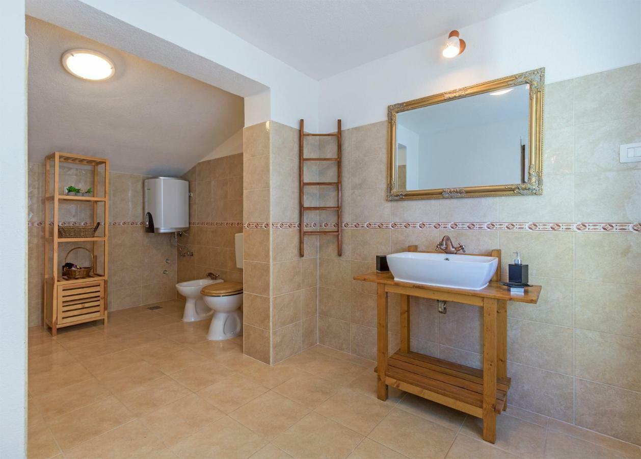 Vila Lokvanj Ližnjan Dış mekan fotoğraf